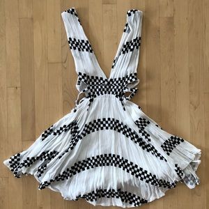 Akira deep v white pattern dress